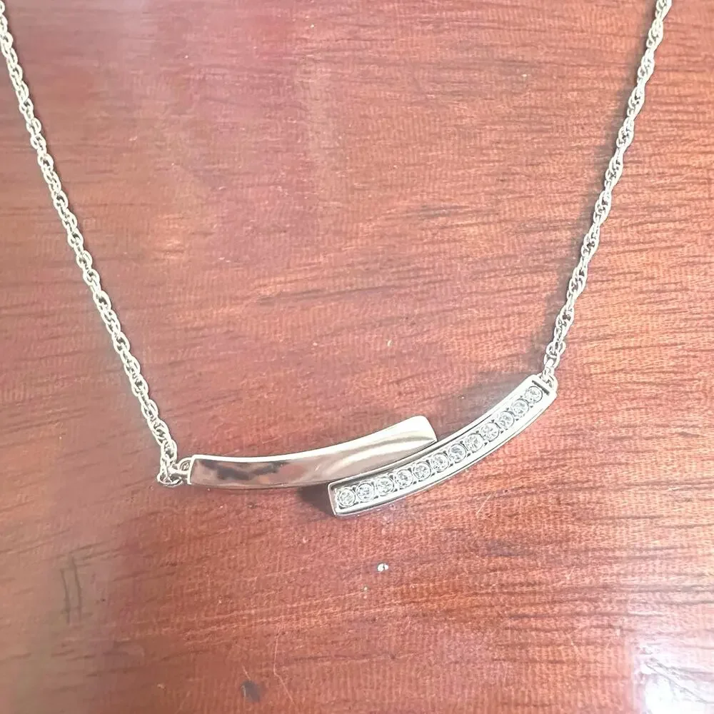 BOSS Necklace Delicate Chain Minimalist Jewelry 18